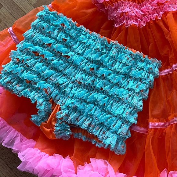 Vintage Sam’s ruffle shorts sz L - Picture 1 of 4
